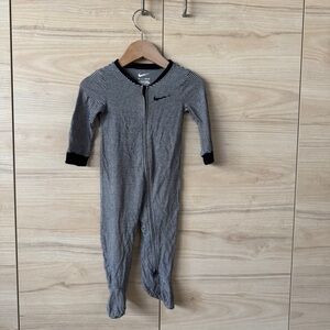 Nike Kids Black and White Striped Footie